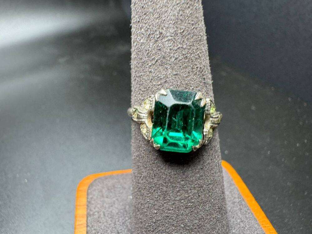 Vintage Incas Sterling Silver 925 Cocktail Ring Emerald Cut Green Stone Size 8